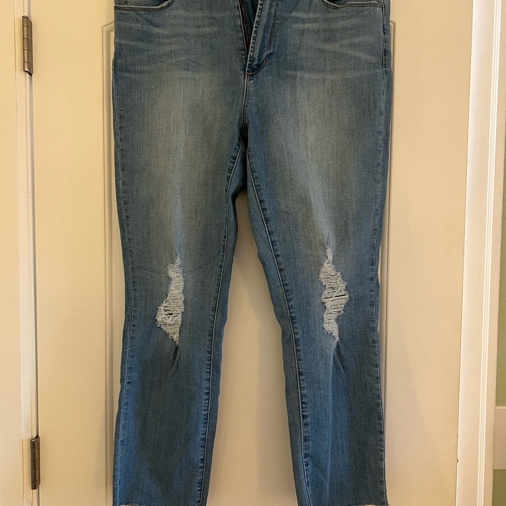 Articles Of Society Light Blue Cropped Jeans